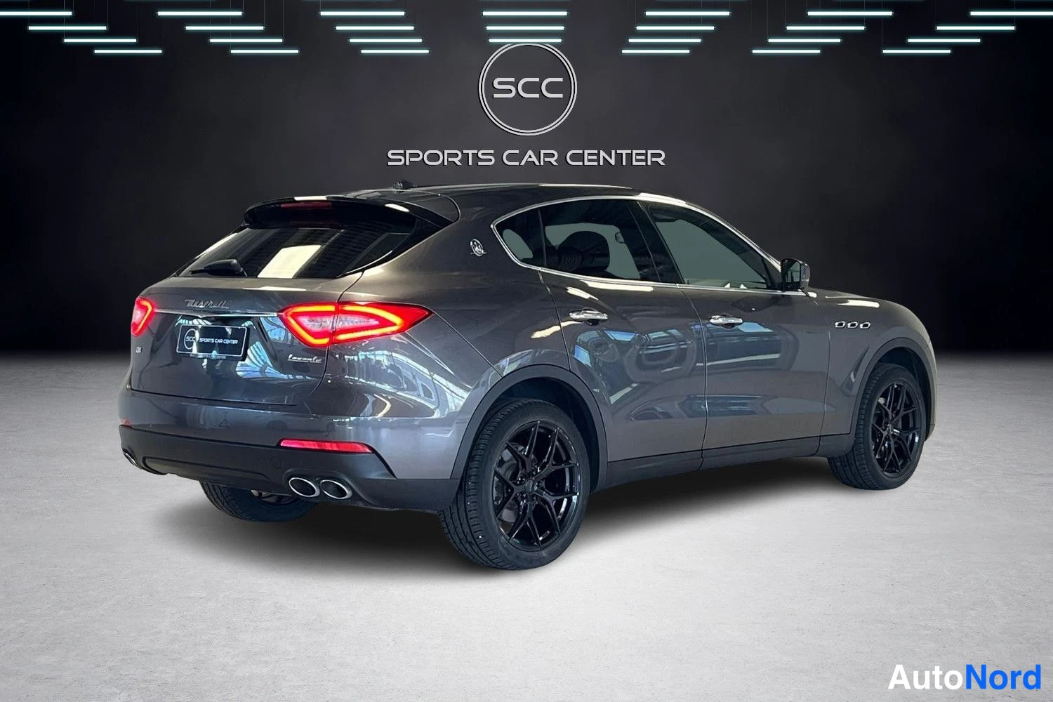 Harmaa Maserati Levantessa 2018, takaviisto, kuva 4