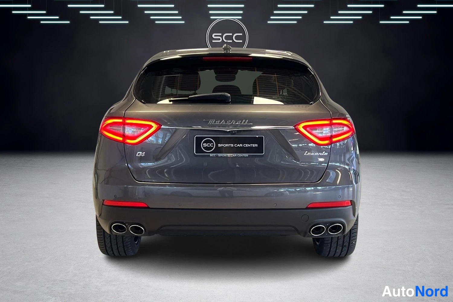 Harmaa Maserati Levantessa 2018, takaa, kuva 5