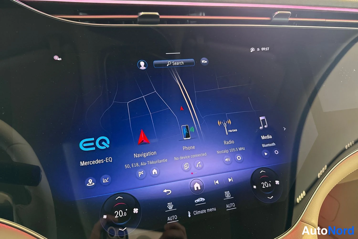 Musta Mercedes-Benz EQS SUV 2023, yksityiskohta, kuva 18