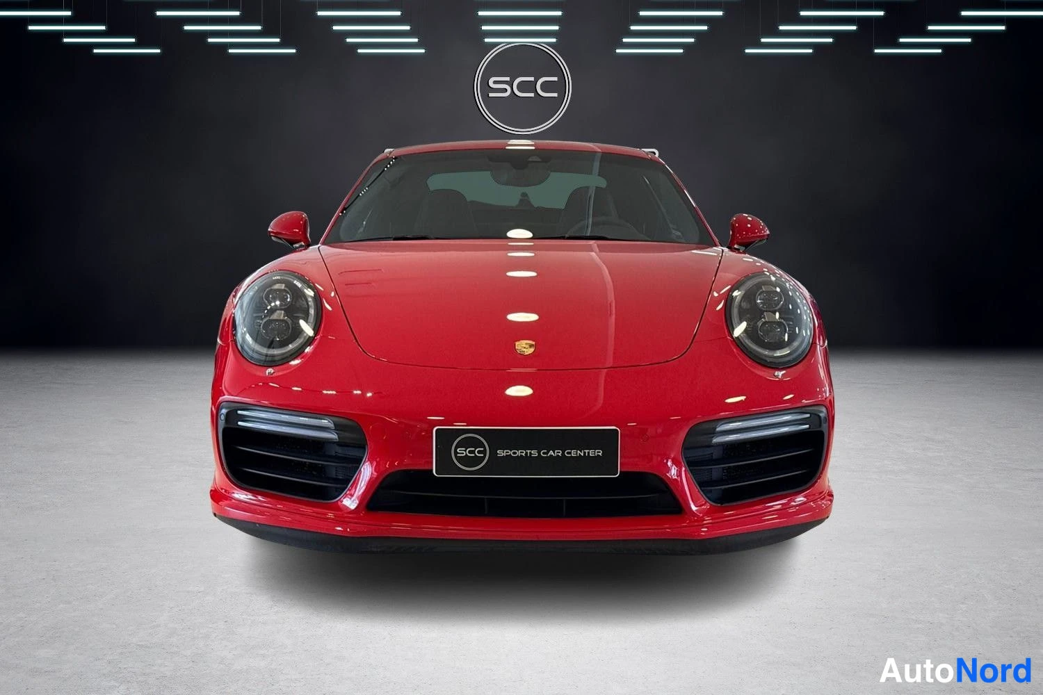 Punainen Porsche 911 Turbo 2017, edestä, kuva 2