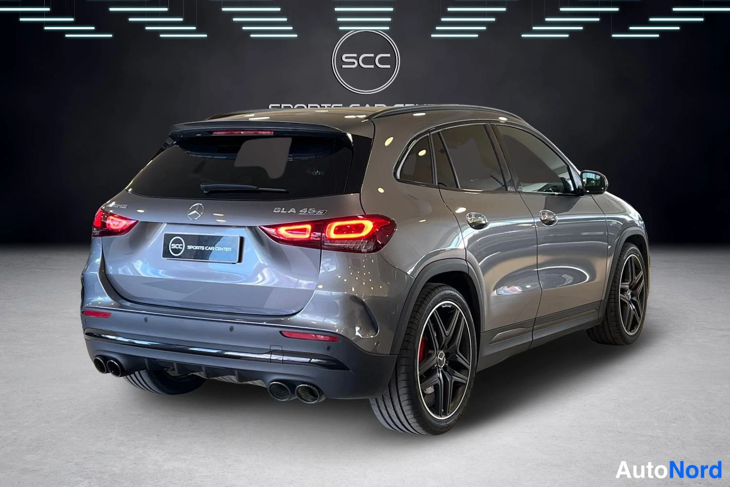 Harmaa Mercedes-Benz GLA 2023, takaviisto, kuva 4
