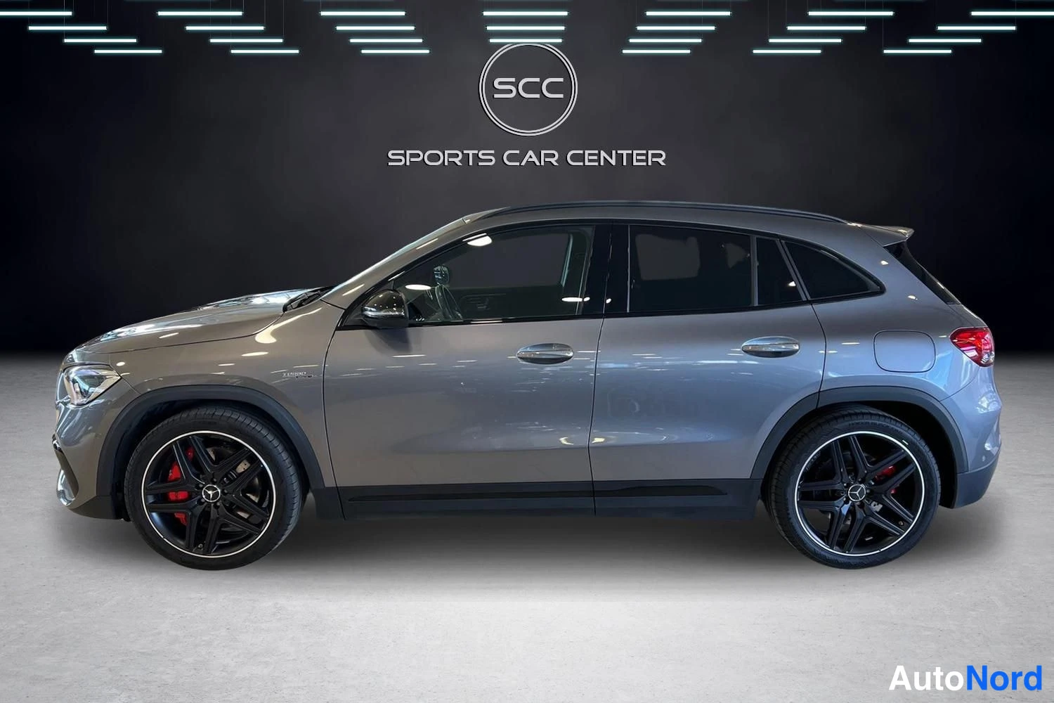 Harmaa Mercedes-Benz GLA 2023, sivulta, kuva 3