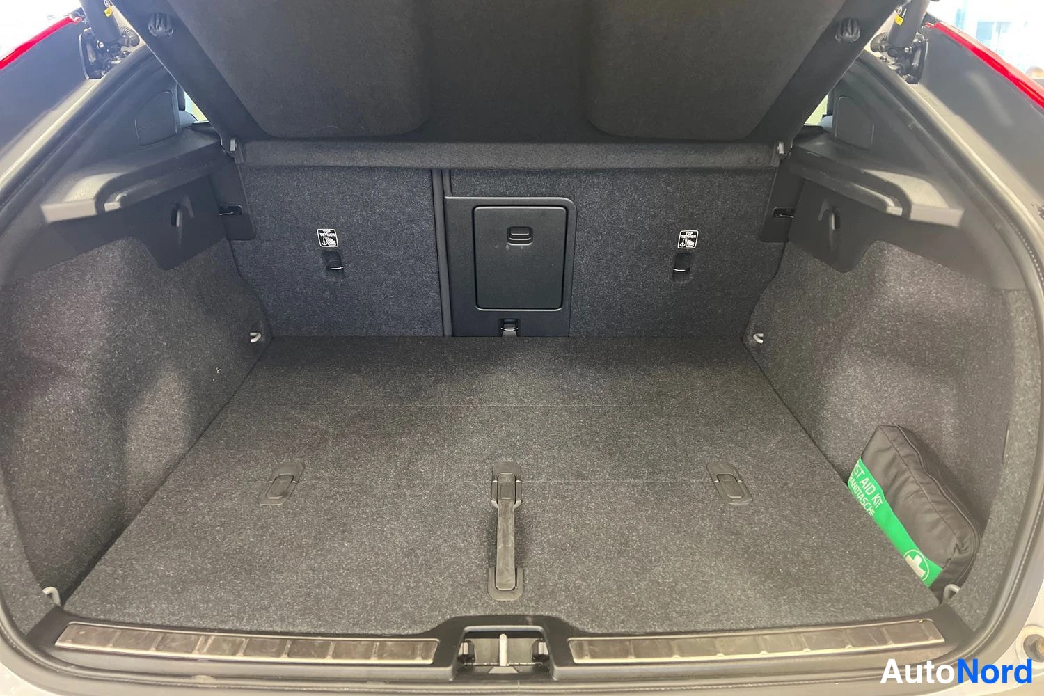 Hopea Volvo C40 2022, tavaratila, kuva 14