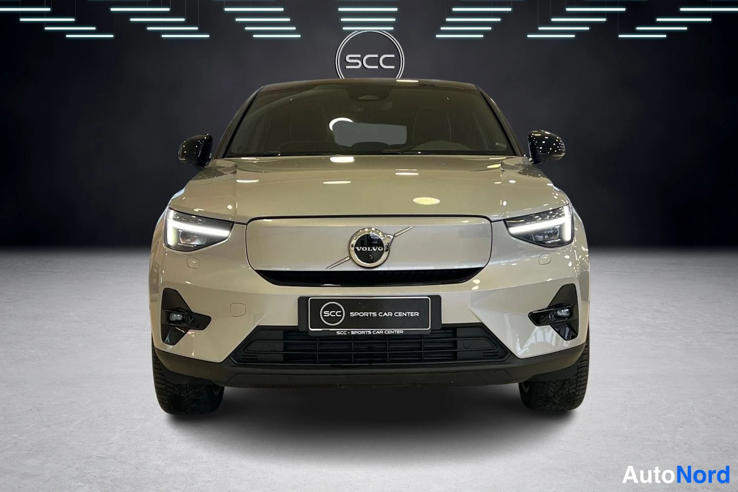 Hopea Volvo C40 2022, edestä, kuva 2