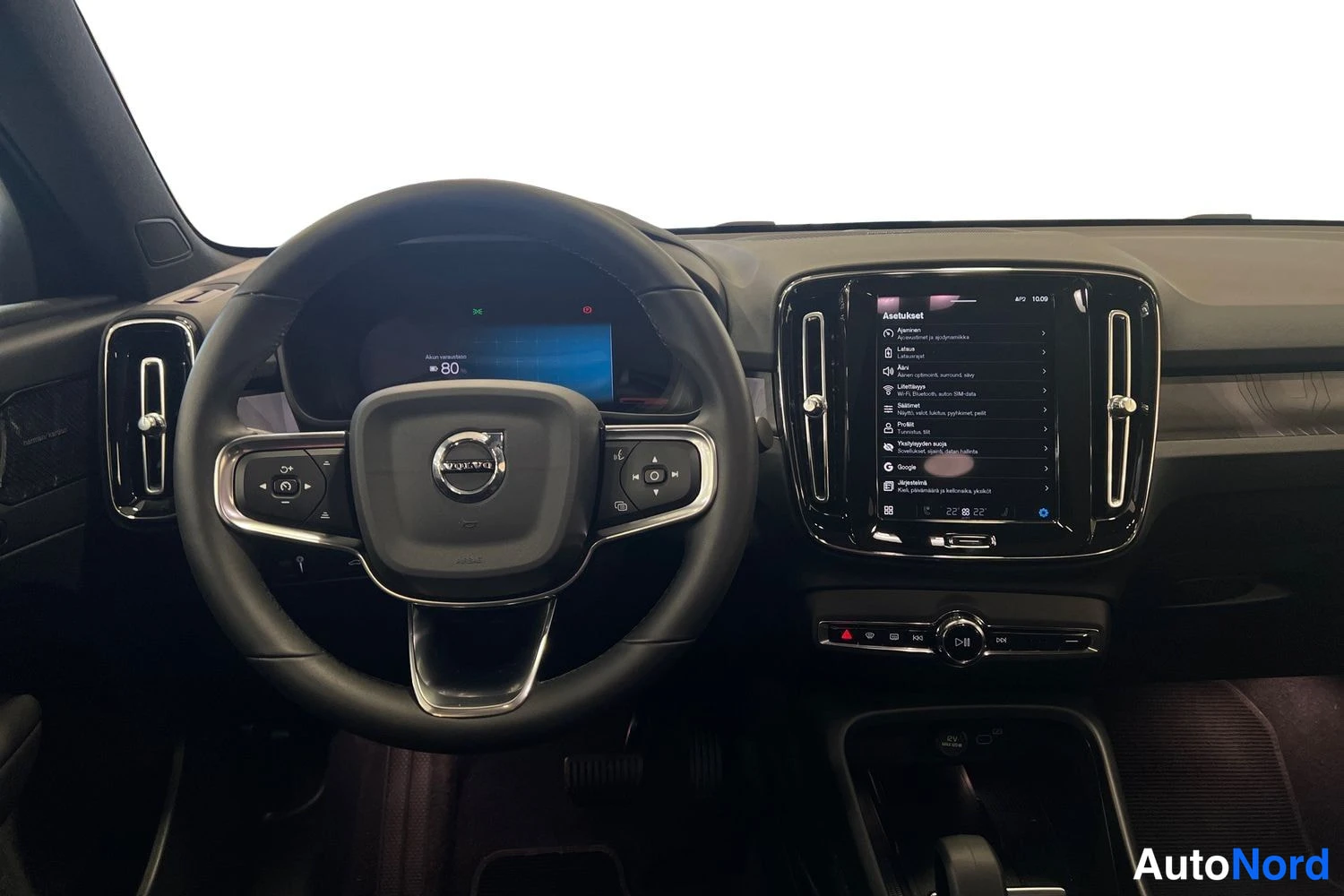 Hopea Volvo C40 2022, ohjaamo, kuva 7