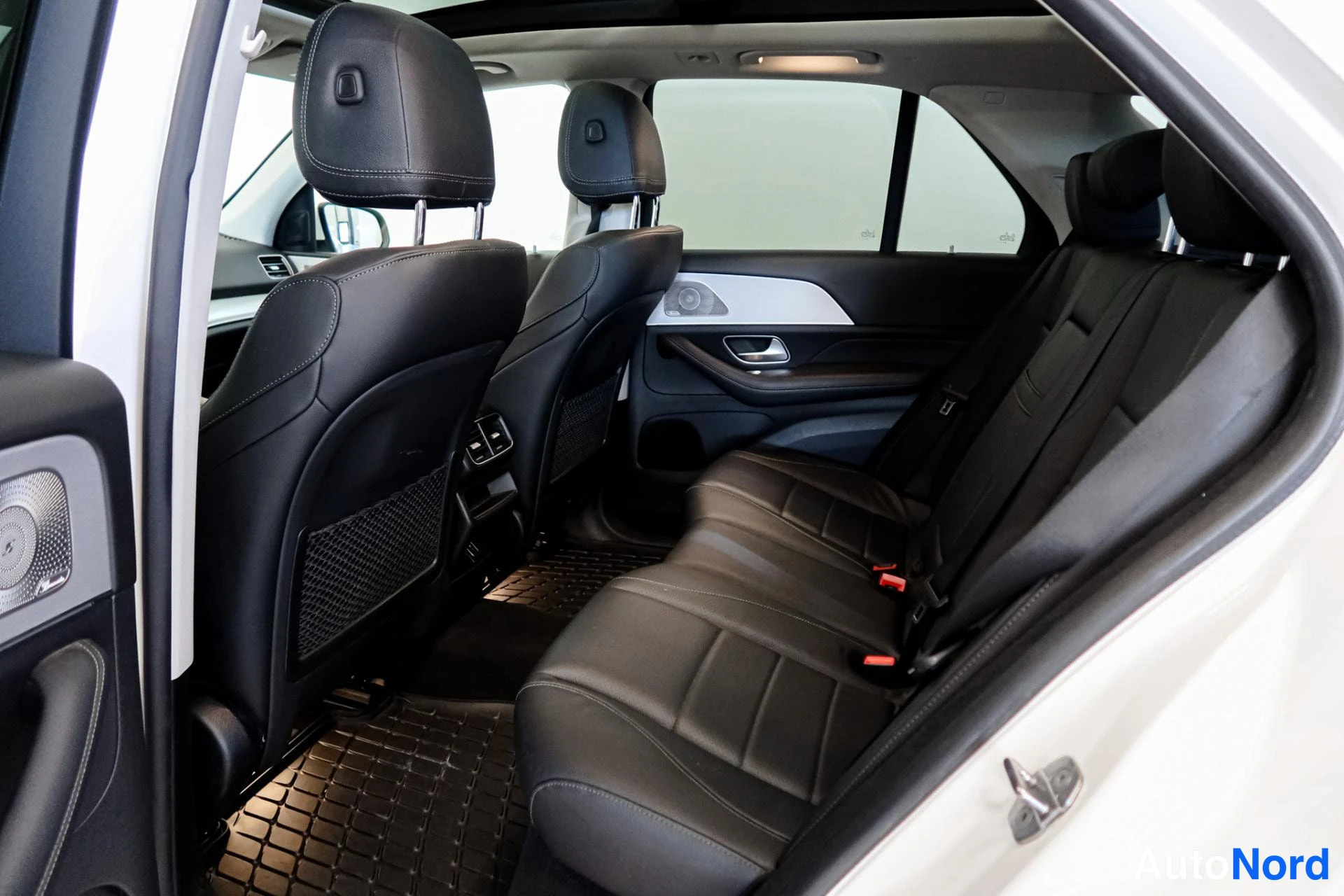 Valkoinen Mercedes-Benz GLE 350 de 4MATIC 2020, kuva 17