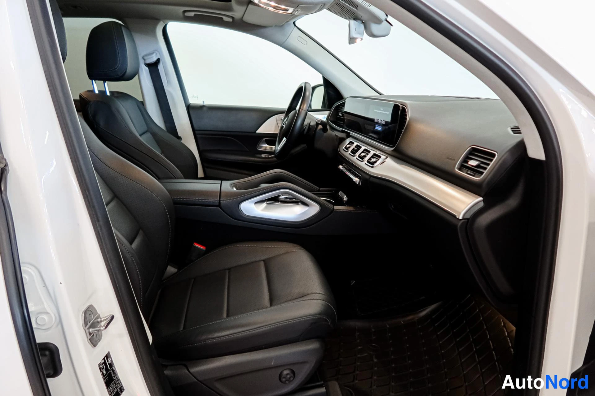 Valkoinen Mercedes-Benz GLE 350 de 4MATIC 2020, kuva 19