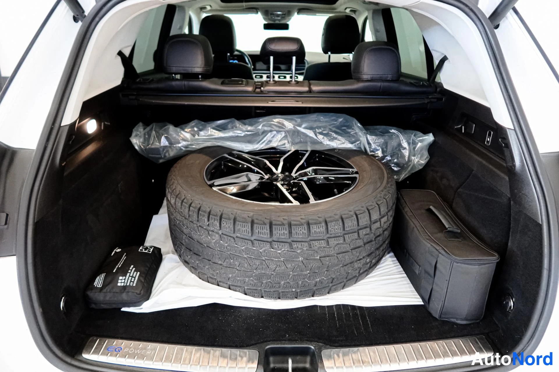 Valkoinen Mercedes-Benz GLE 350 de 4MATIC 2020, kuva 33