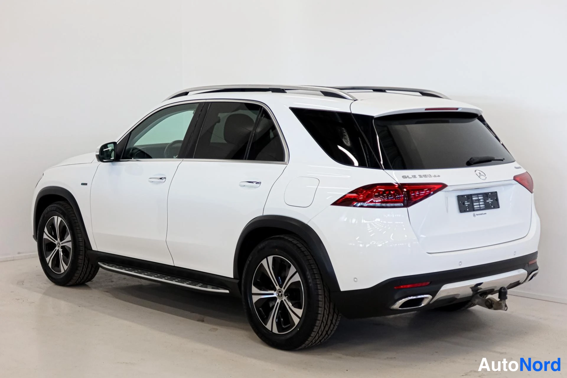 Valkoinen Mercedes-Benz GLE 350 de 4MATIC 2020, takaviisto, kuva 8