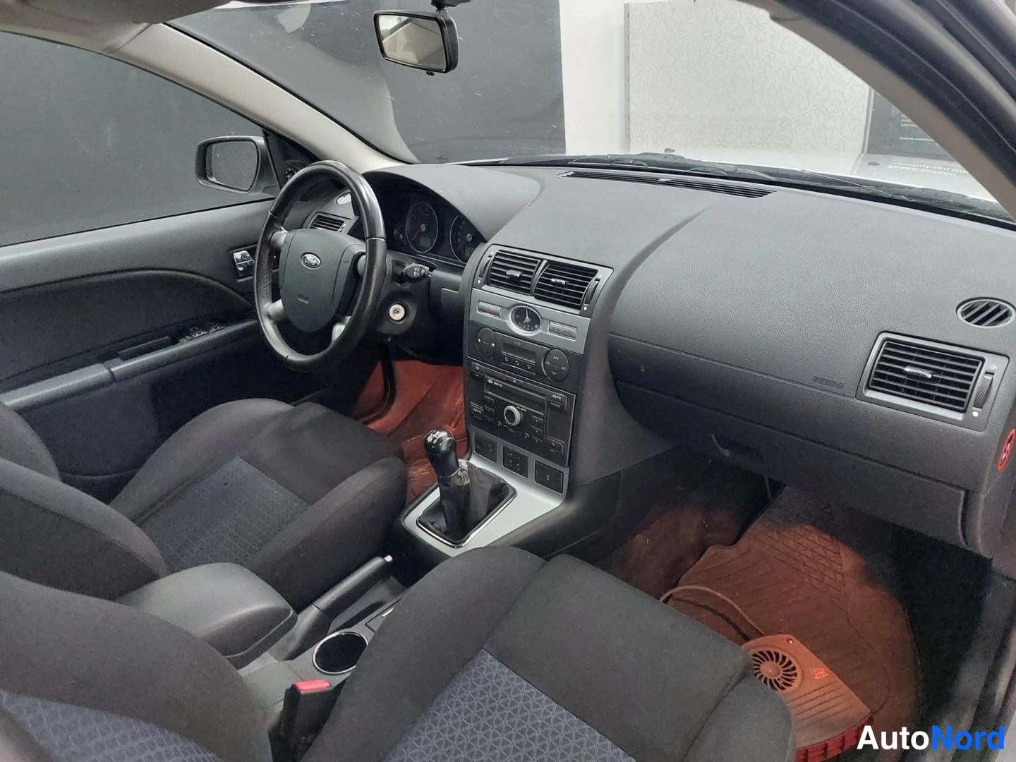 Hopea Ford Mondeo 2004, etuviisto, keula vasemmalle, kuva 5