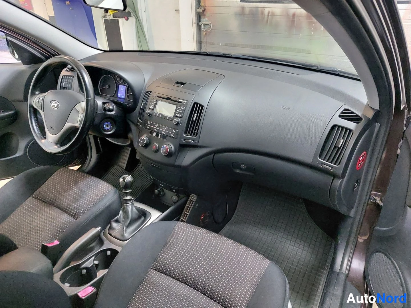 Ruskea Hyundai i30 2008, kuva 14