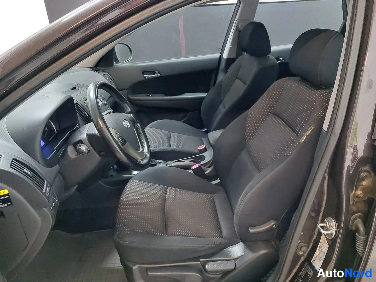 Ruskea Hyundai i30 2008, kuva 10