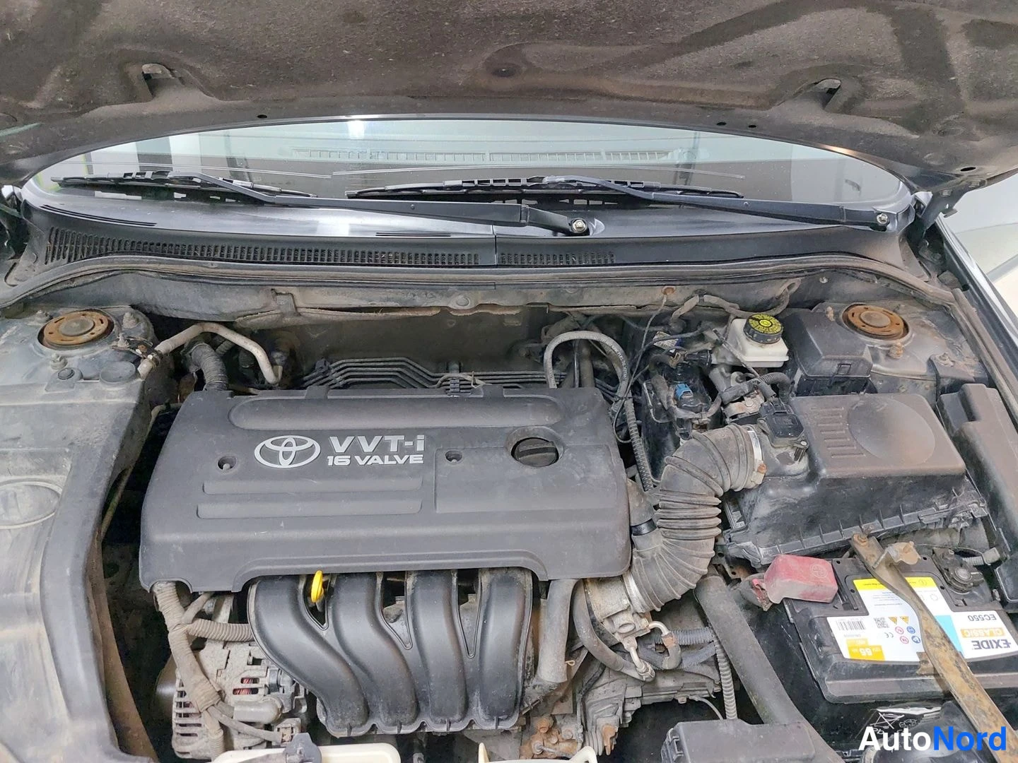 Harmaa Toyota Avensis 2005, kuva 24