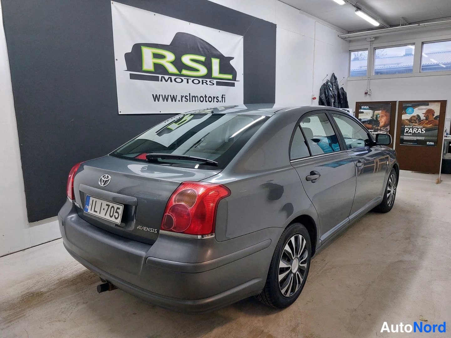 Harmaa Toyota Avensis 2005, takaviisto, kuva 5
