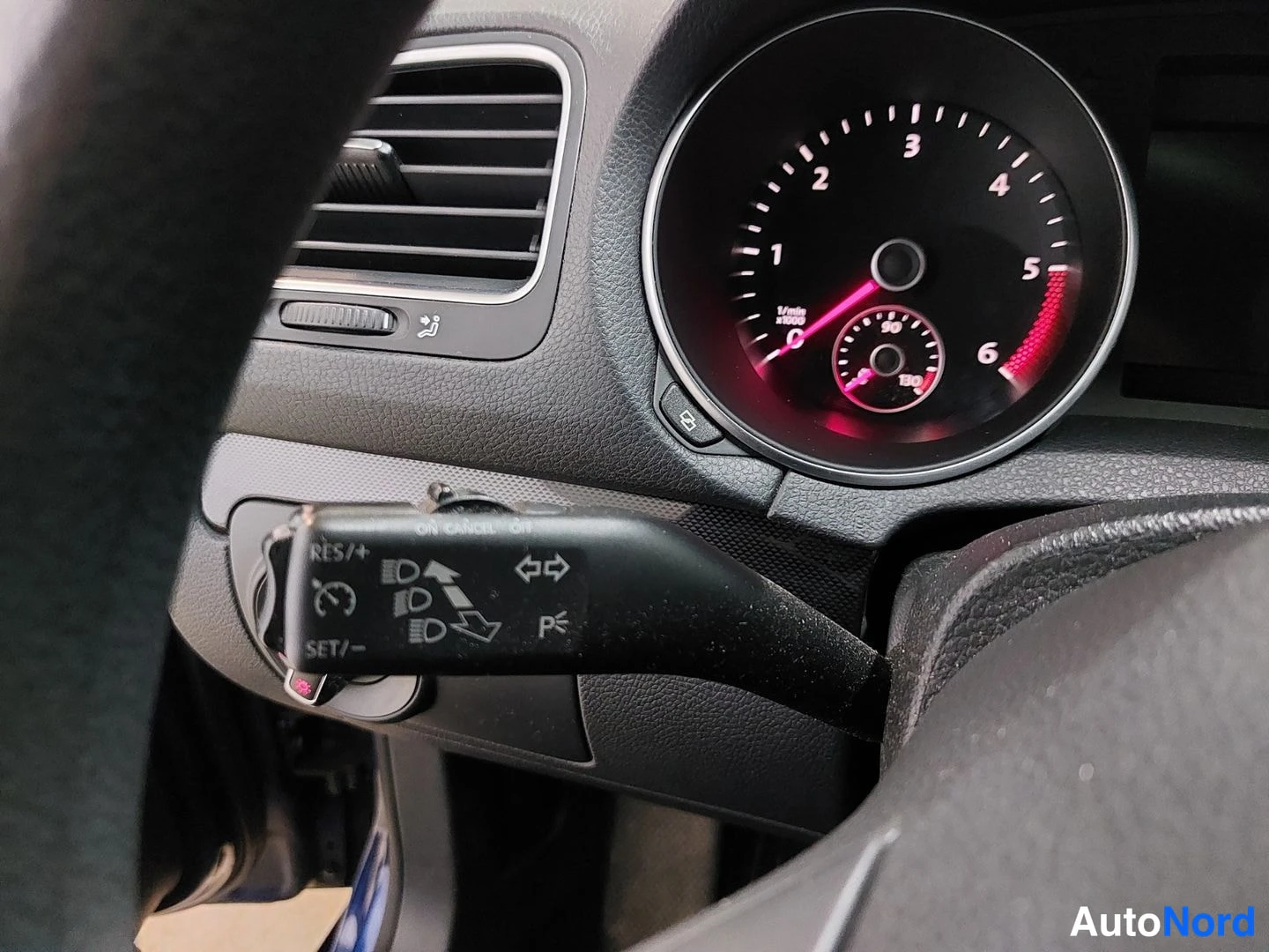 Sininen Volkswagen Golf 2010, kuva 18