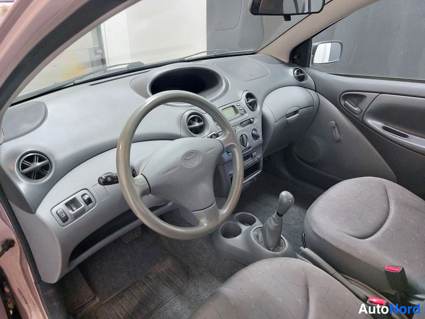 Beige Toyota Yaris 2000, kuva 10