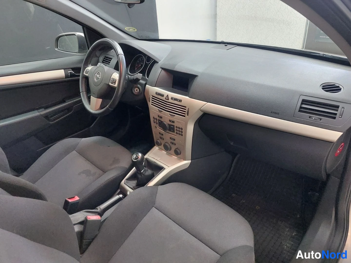 Beige Opel Astra 2008, kuva 22