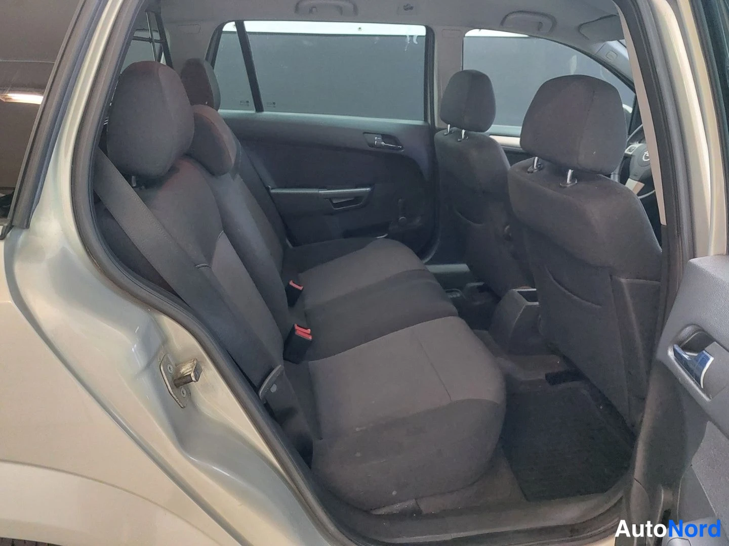 Beige Opel Astra 2008, kuva 13