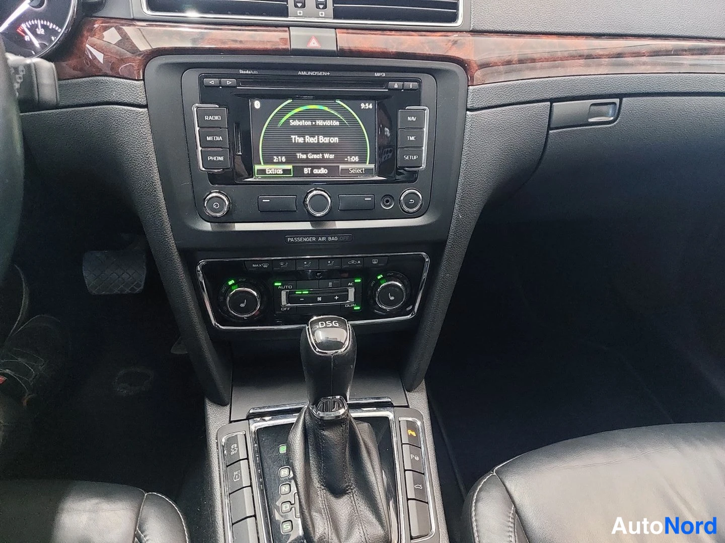 Ruskea Skoda Superb 2013, kuva 14
