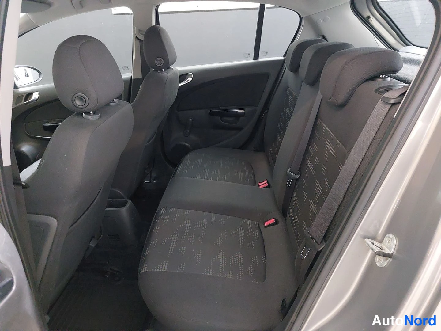 Ruskea Opel Corsa 2012, kuva 15
