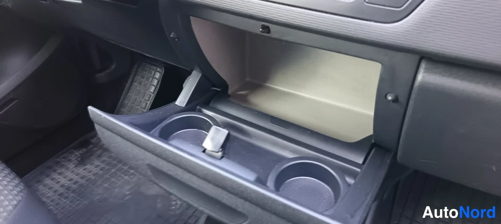 Musta Citroen Grand C4 Picasso 2009, kuva 15