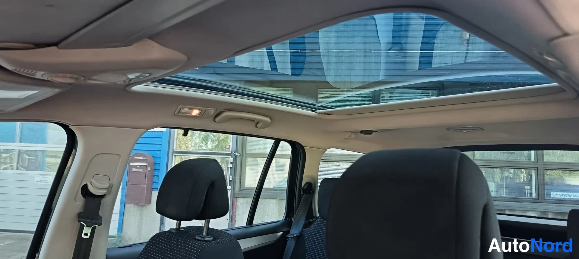 Musta Citroen Grand C4 Picasso 2009, yksityiskohta, kuva 9