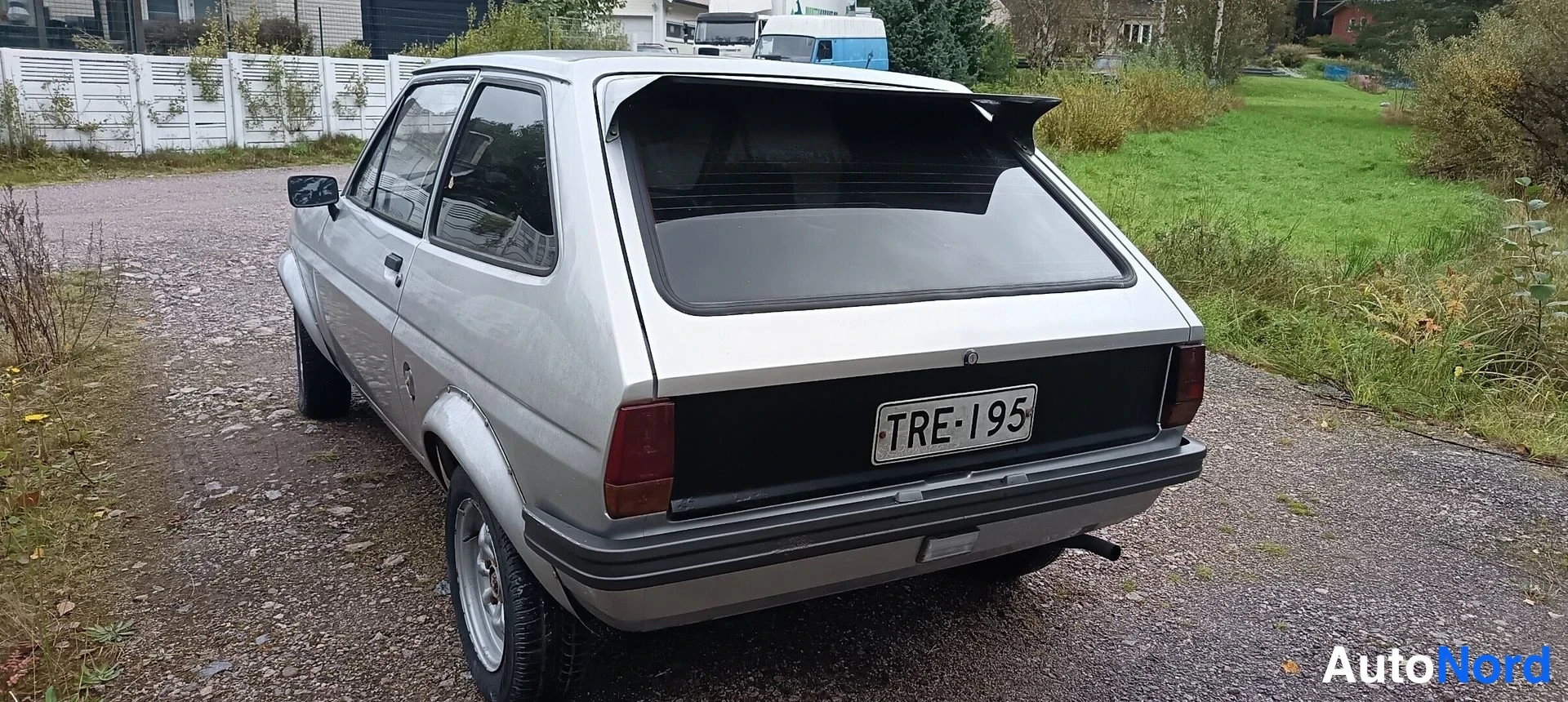 Hopea Ford Fiesta 1981, takaviisto, kuva 4