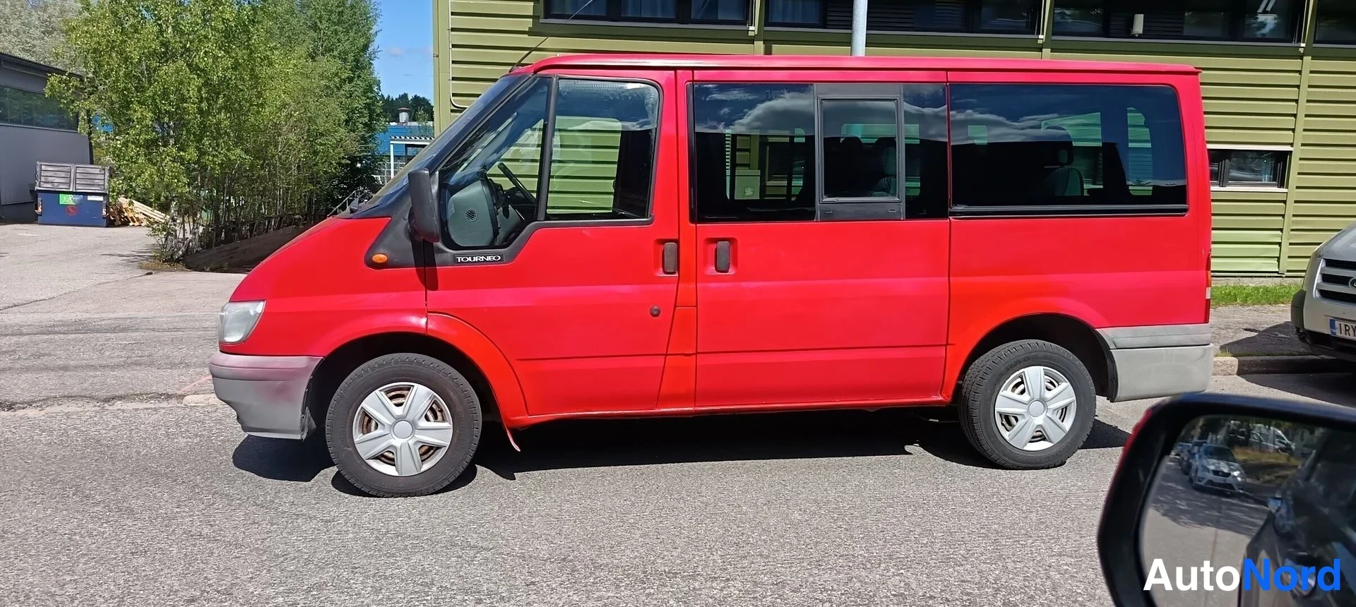 Punainen Ford Transit 2005, kuva 12
