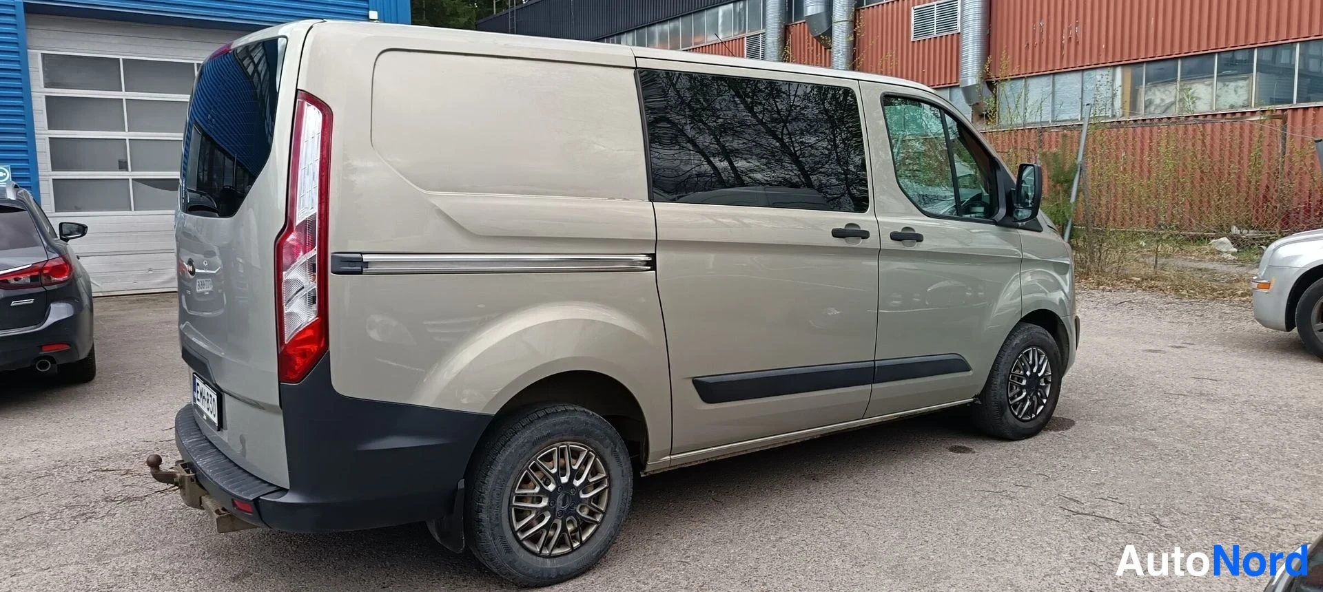 Beige Ford Transit Custom 2013, takaviisto, kuva 5