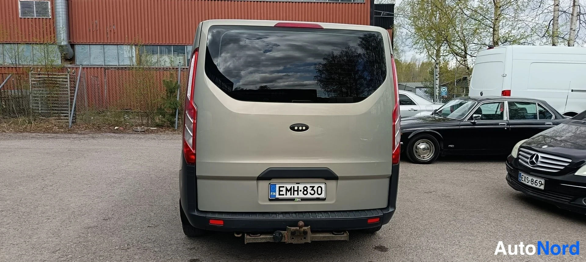 Beige Ford Transit Custom 2013, takaa, kuva 7