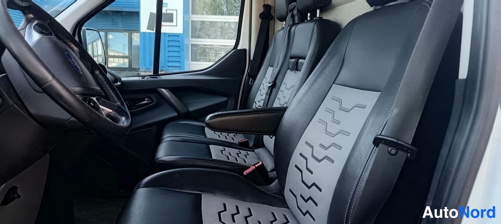 Valkoinen Ford Transit Custom 2014, kuva 15