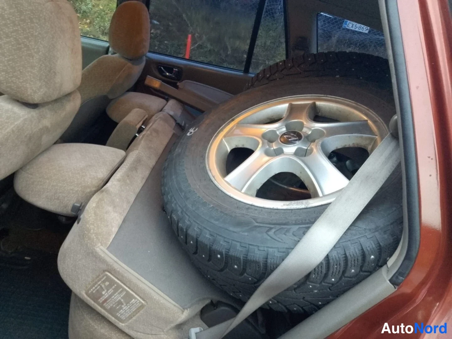 Ruskea Hyundai Santa Fe 2003, kuva 6