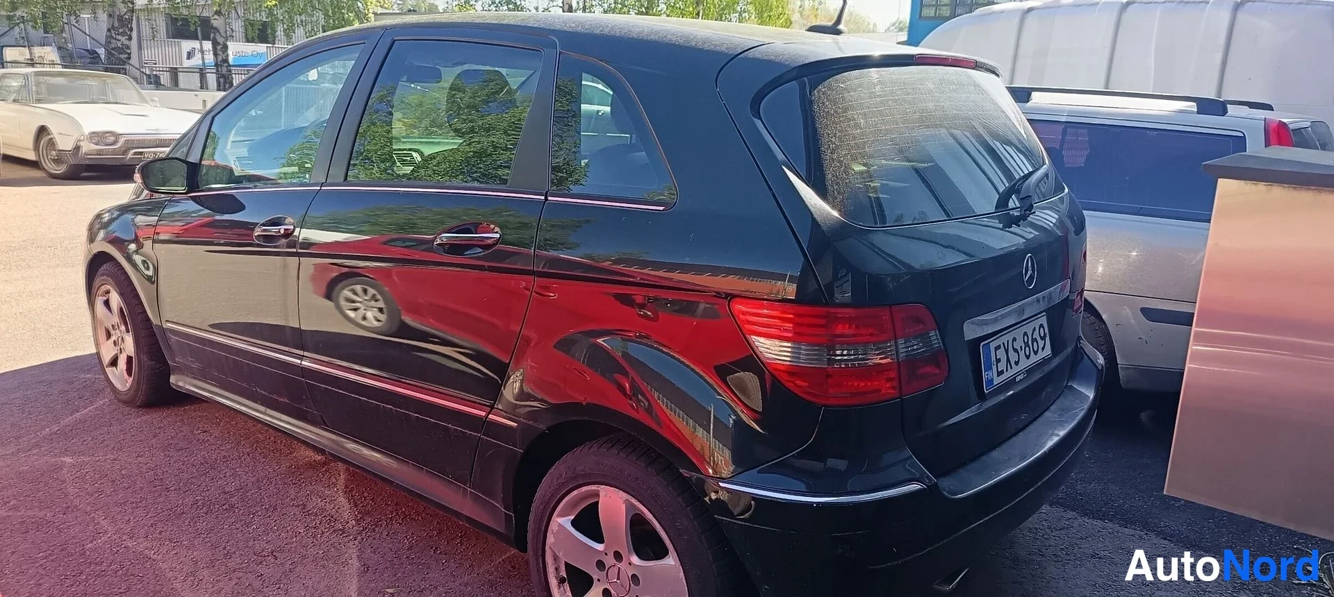 Musta Mercedes-Benz B B 2005, takaviisto, kuva 3