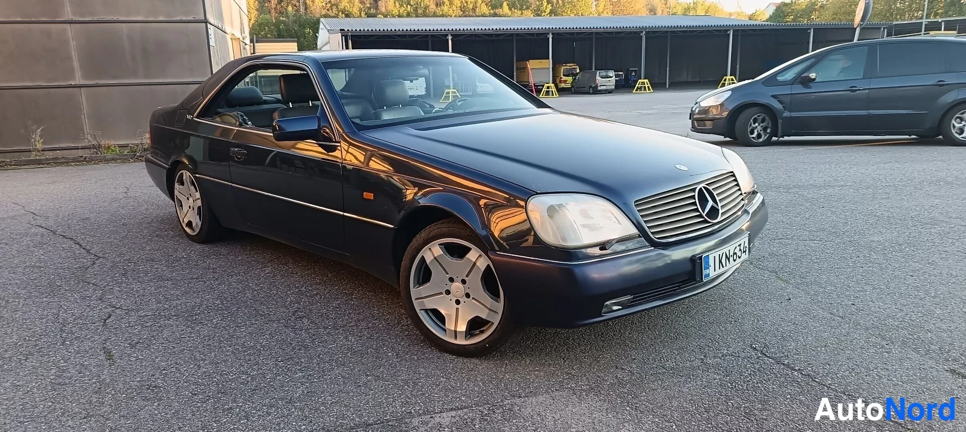 Sininen Mercedes-Benz CL 600 1996, etuviisto, keula oikealle, kuva 4