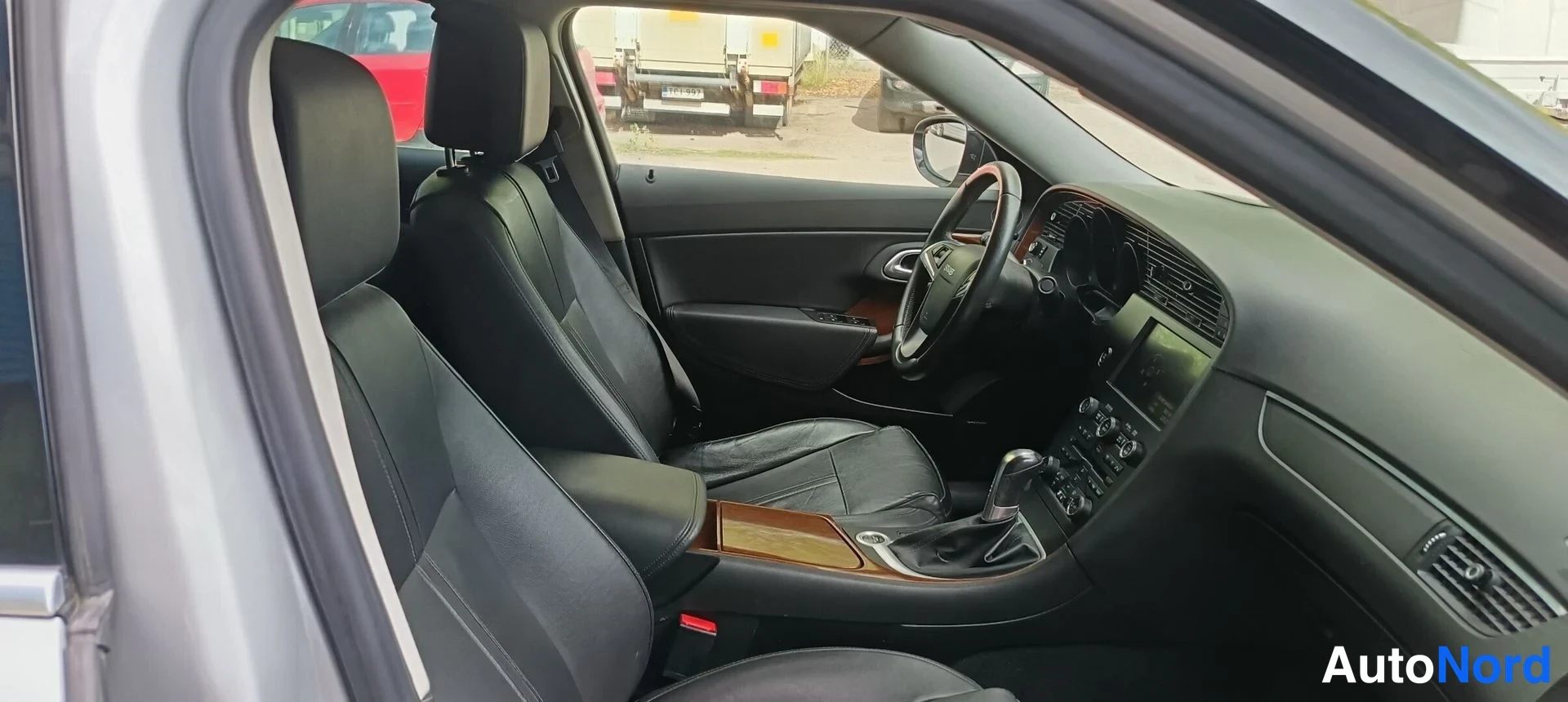 Hopea Saab 9-5 2011, kuva 11