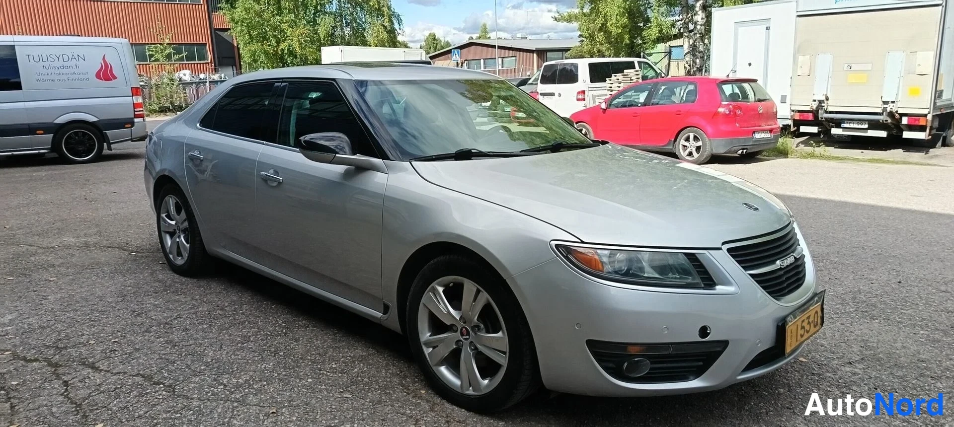 Hopea Saab 9-5 2011, etuviisto, keula oikealle, kuva 2