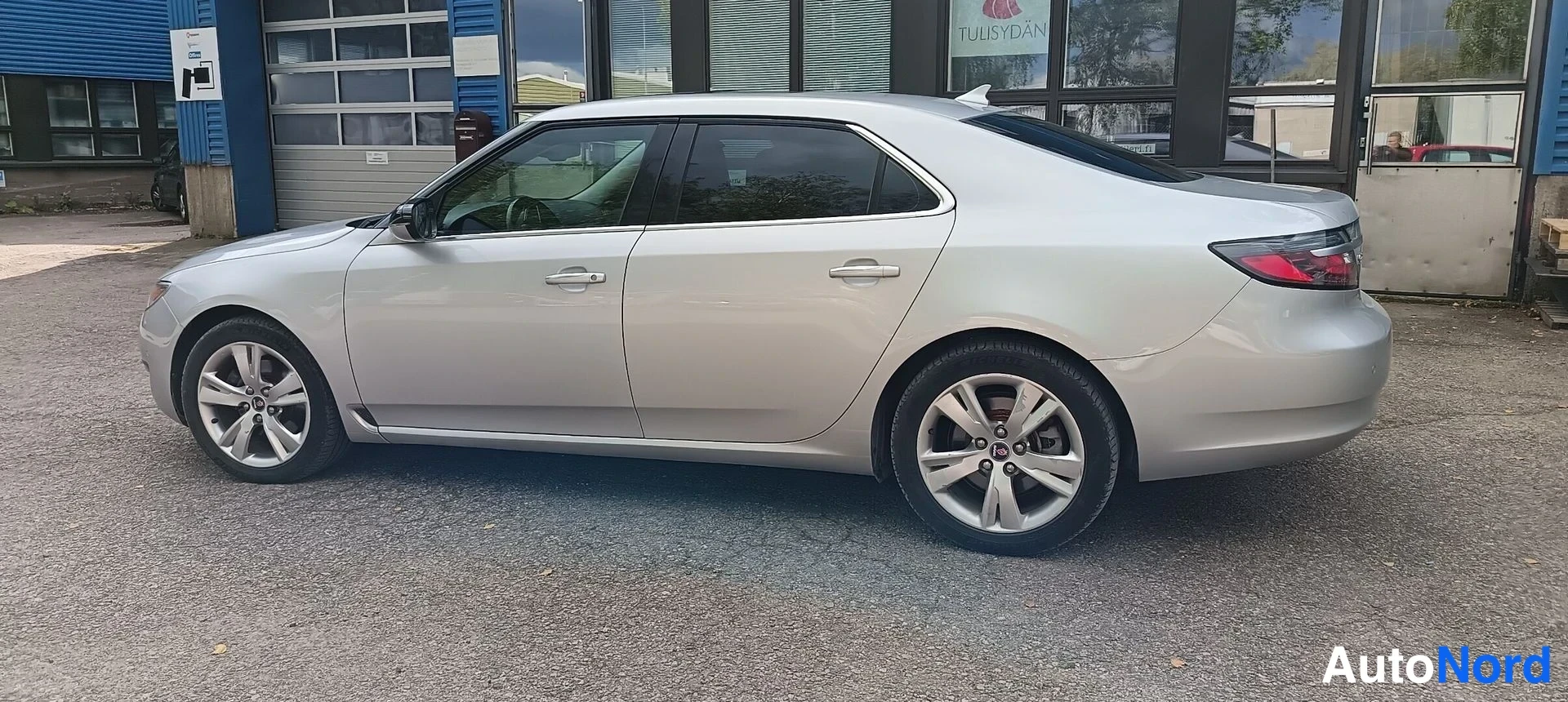 Hopea Saab 9-5 2011, sivulta, kuva 5