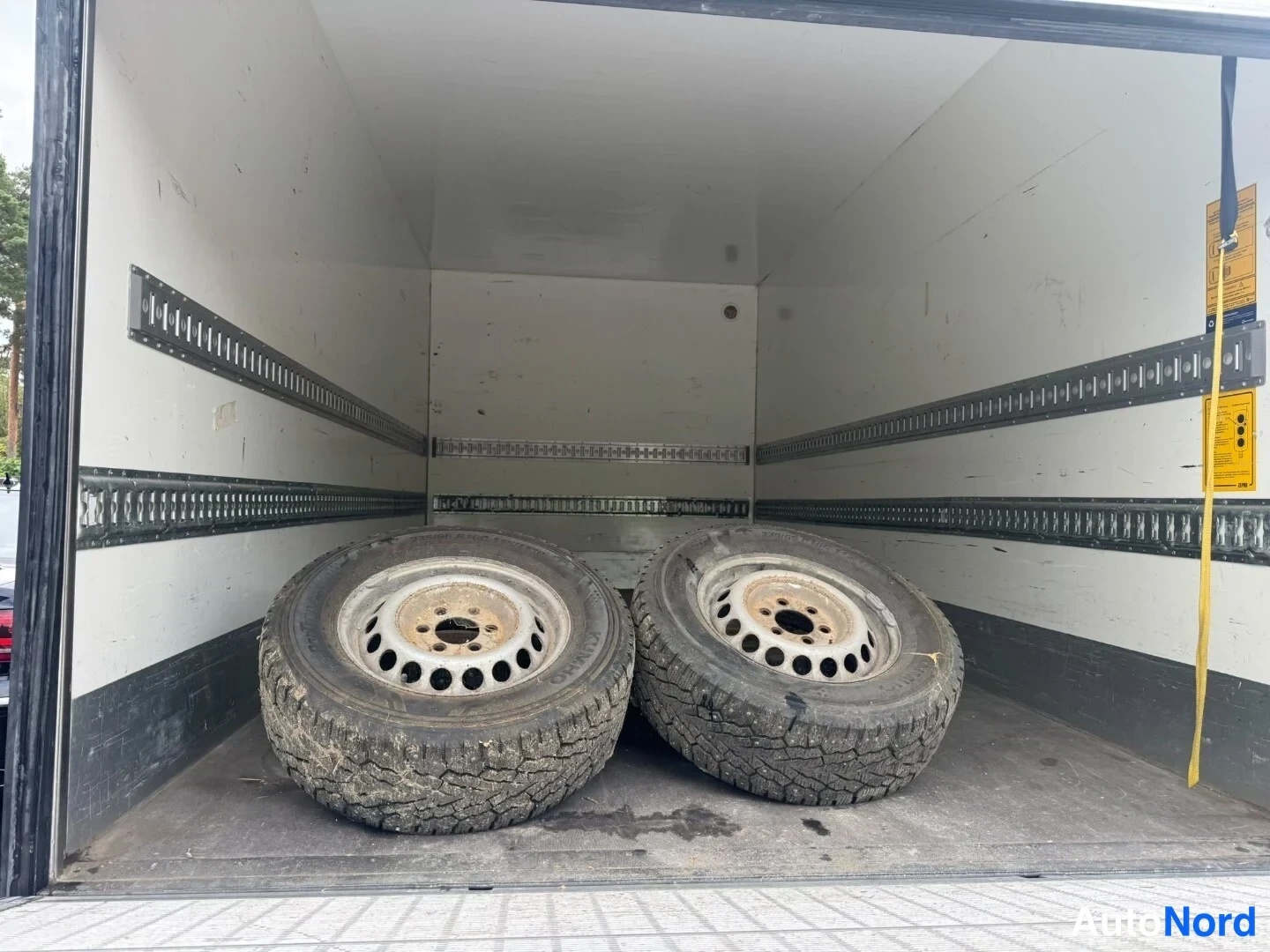 Valkoinen Volkswagen Crafter 2017, kuva 7