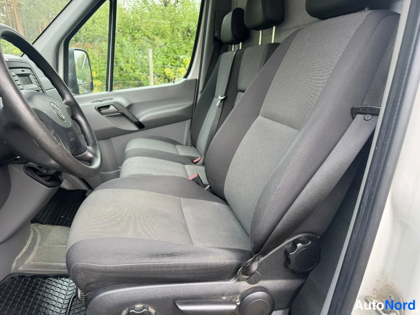 Valkoinen Volkswagen Crafter 2017, kuva 8