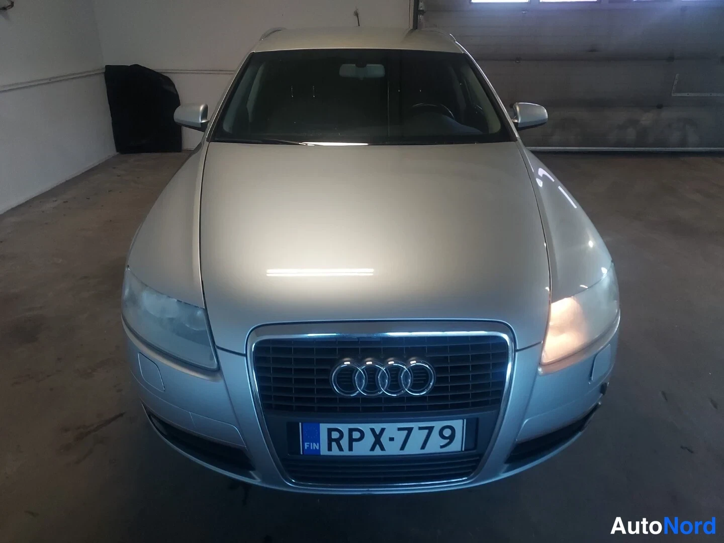 Hopea Audi A6 2006, edestä, kuva 2