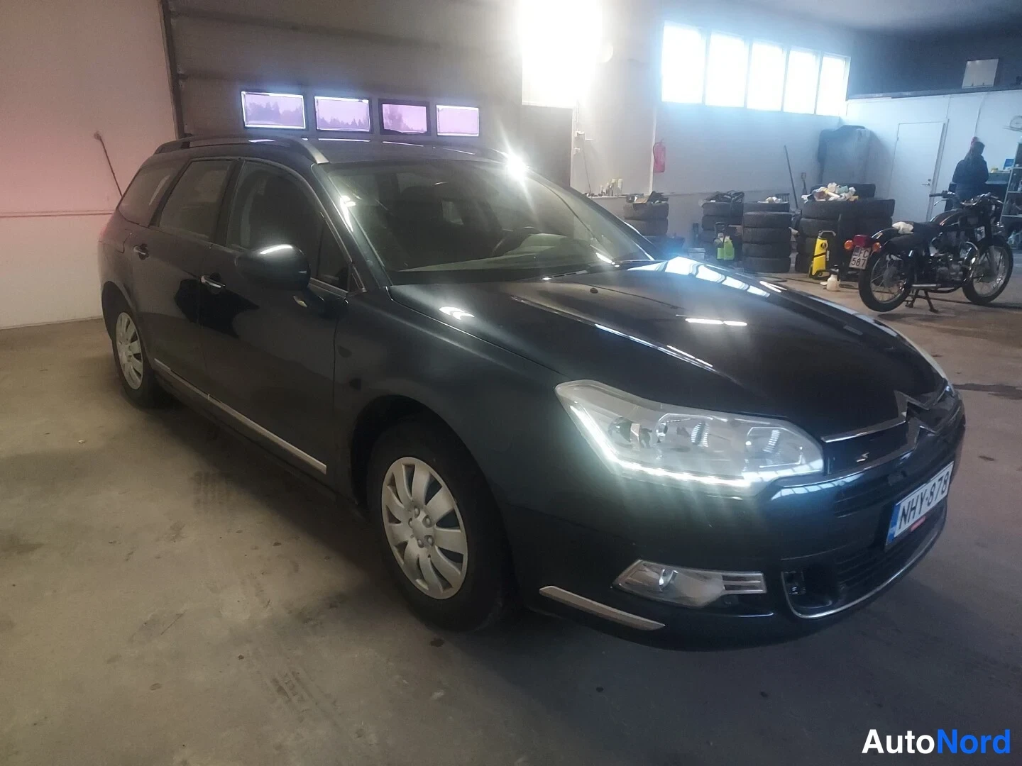 Harmaa Citroen C5 2012, etuviisto, keula oikealle, kuva 2