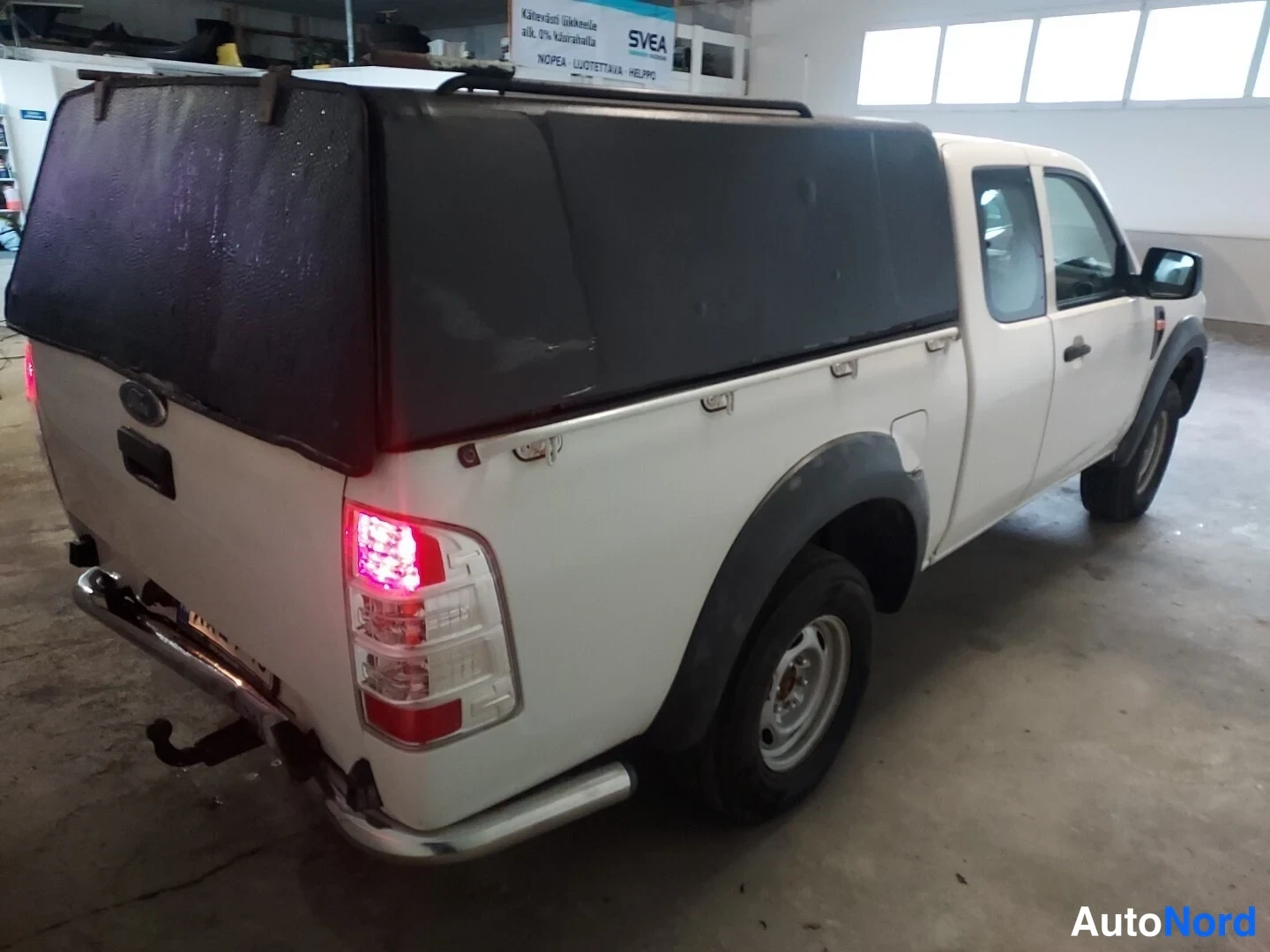 Valkoinen Ford Ranger 2011, takaviisto, kuva 6