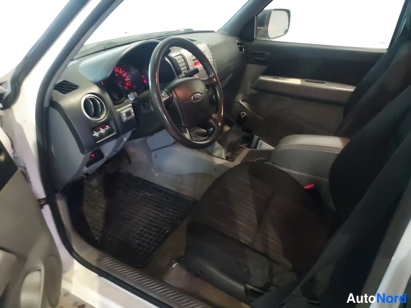 Valkoinen Ford Ranger 2011, kuva 7