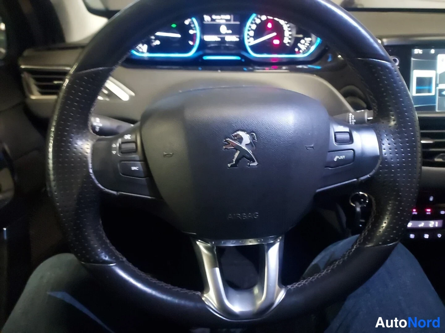 Beige Peugeot 208 2012, kuva 15