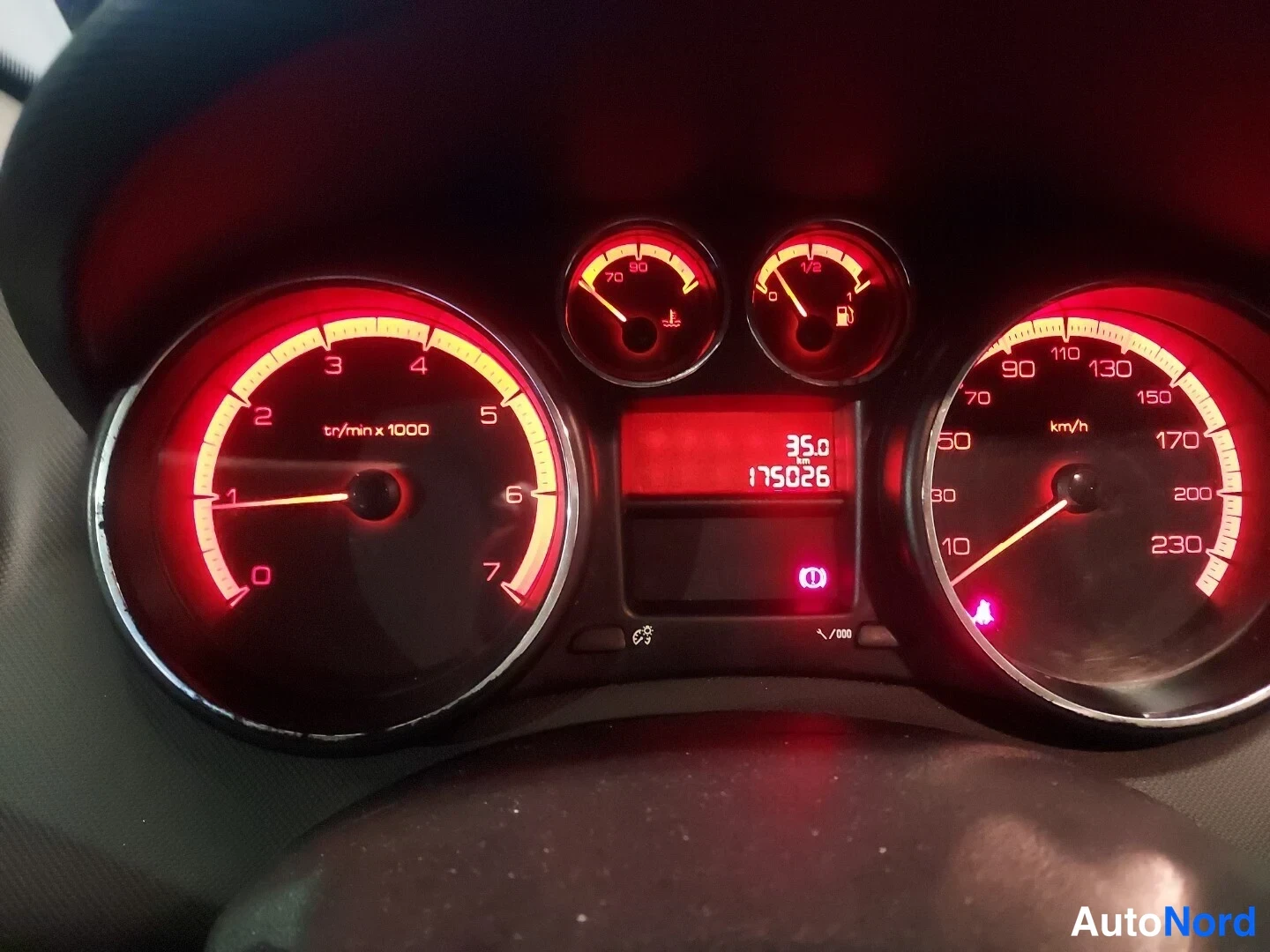 Musta Peugeot 308 2008, kuva 13