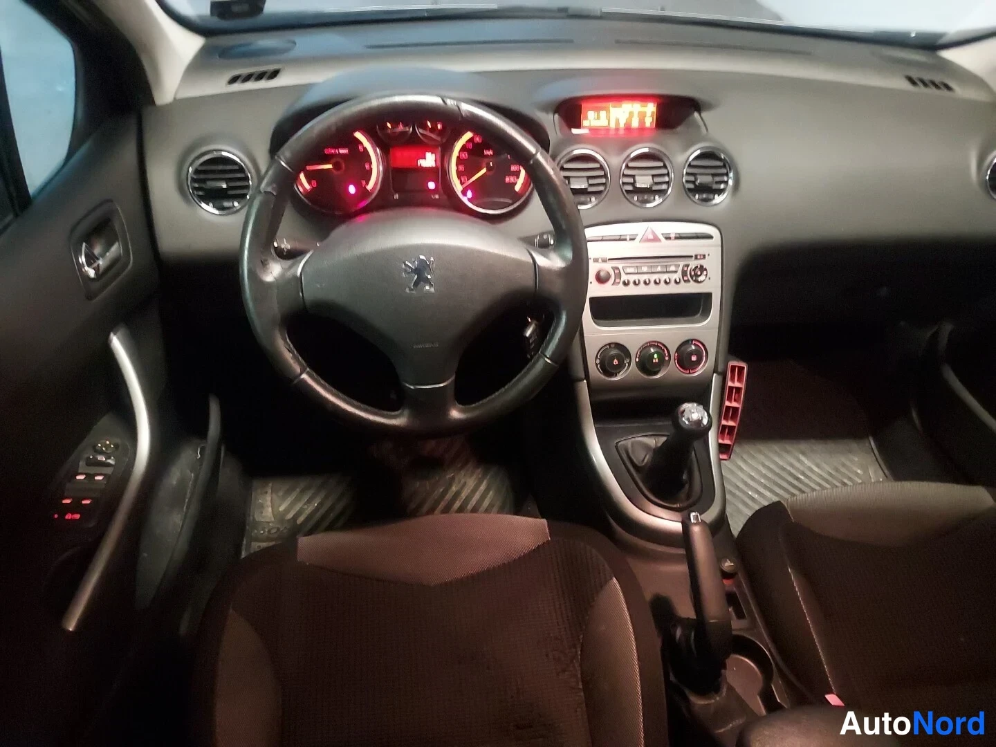 Musta Peugeot 308 2008, kuva 14