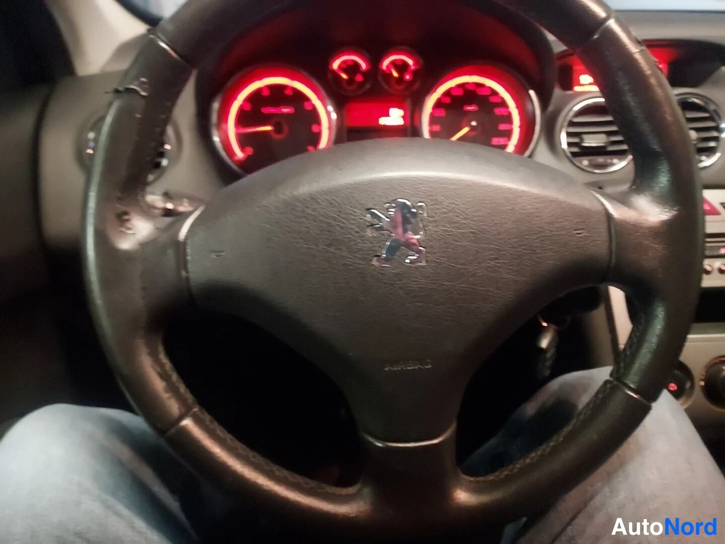 Musta Peugeot 308 2008, kuva 7