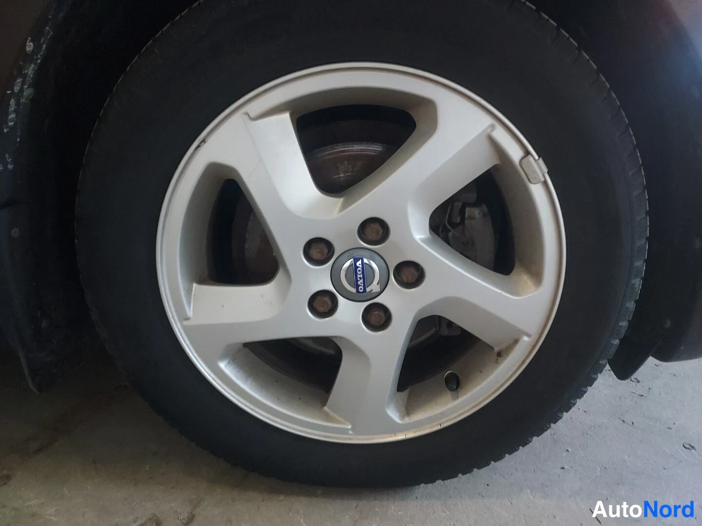 Punainen Volvo C30 2010, kuva 9