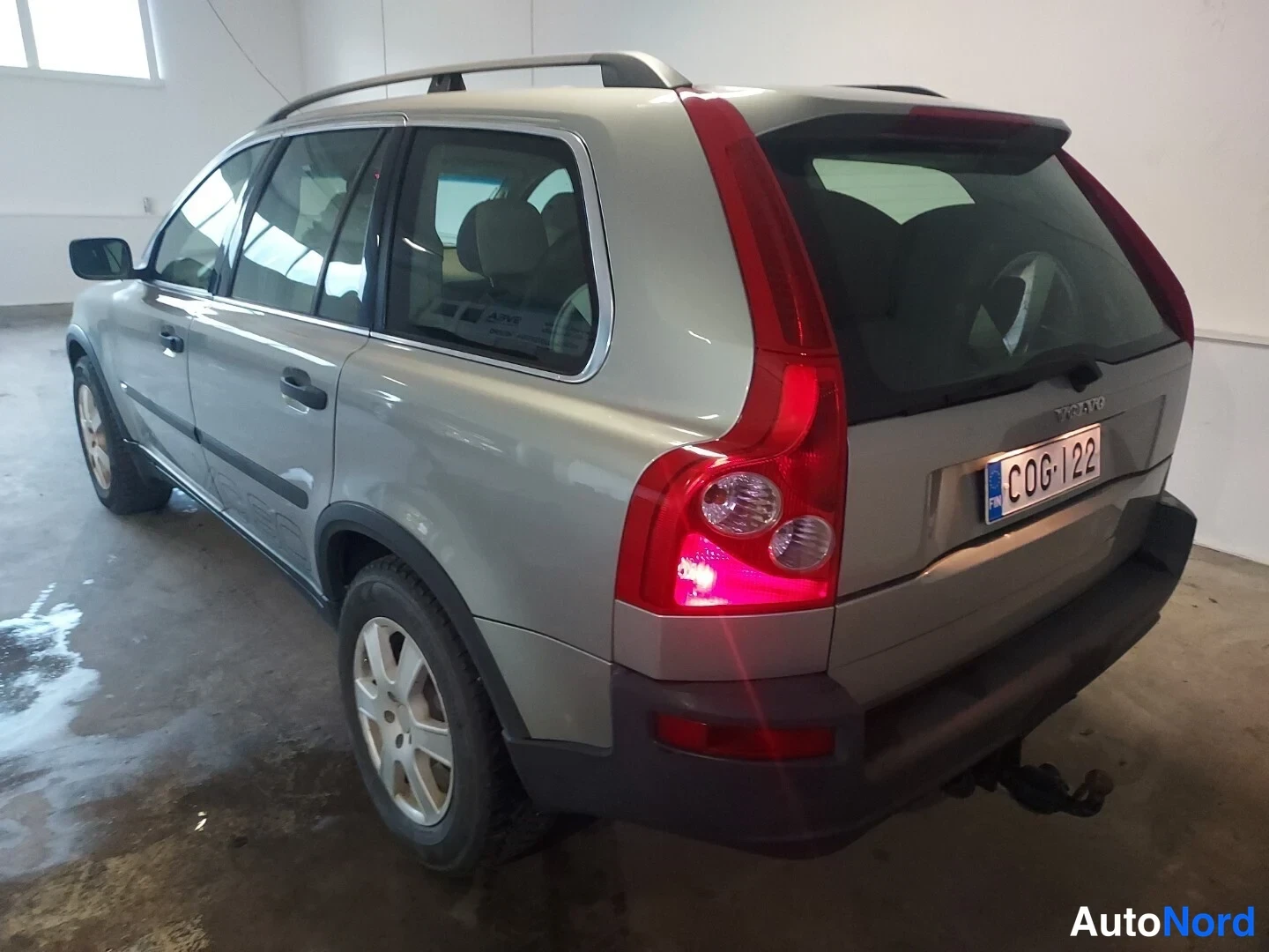 Vihreä Volvo XC90 2003, takaviisto, kuva 6