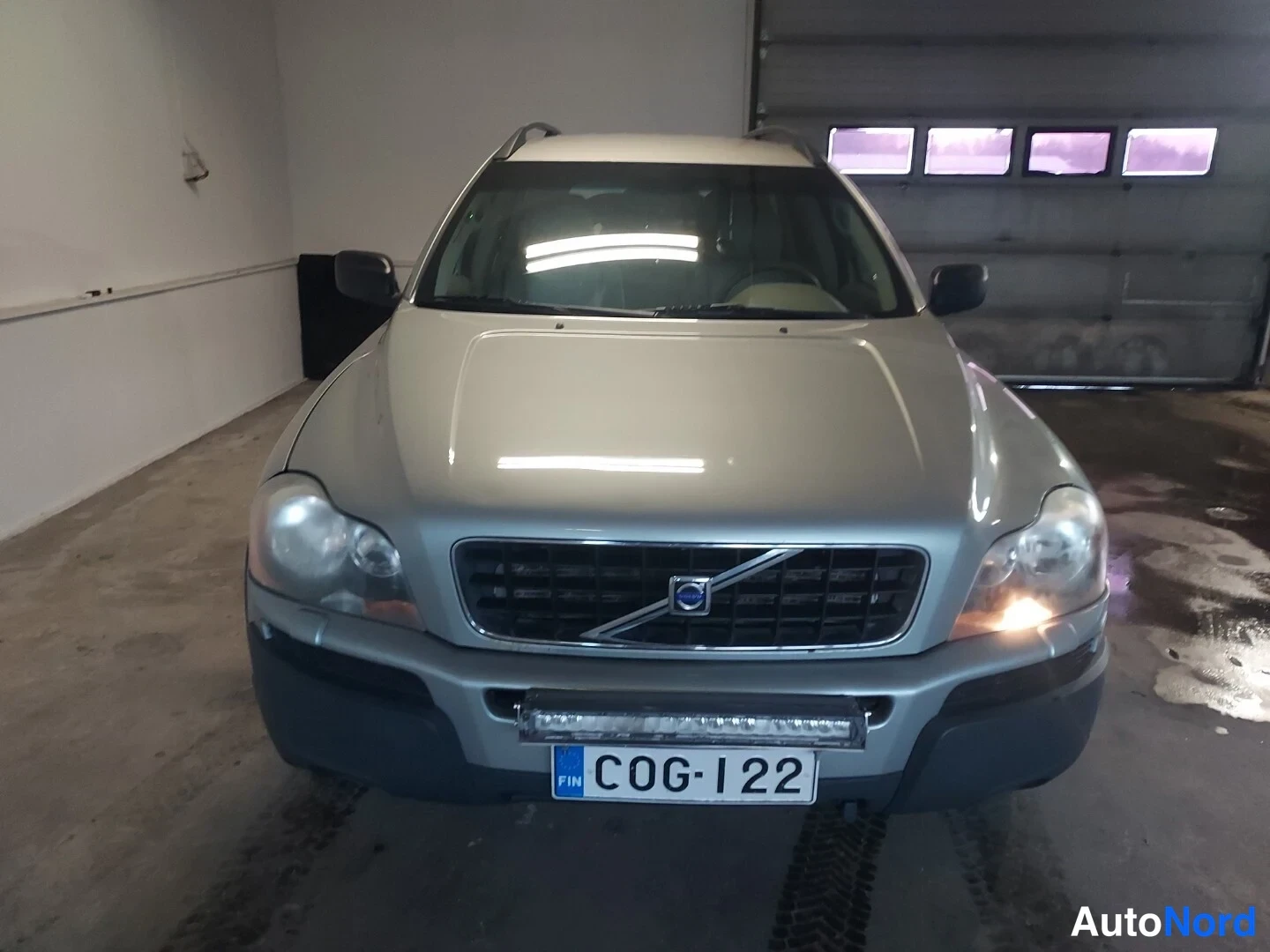 Vihreä Volvo XC90 2003, edestä, kuva 4